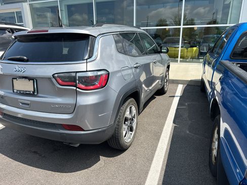 Used 2018 Jeep Compass Limited w/ Navigation Group FWD image 6