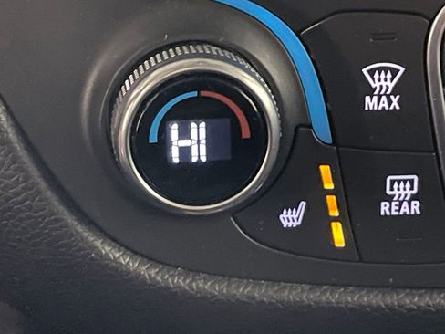 Used 2020 Chevrolet Equinox LT image 31