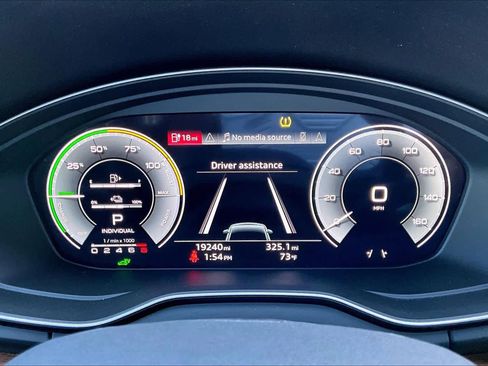 Used 2022 Audi Q5 e Premium Plus image 28