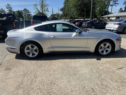 Used 2019 Ford Mustang Coupe RWD image 4