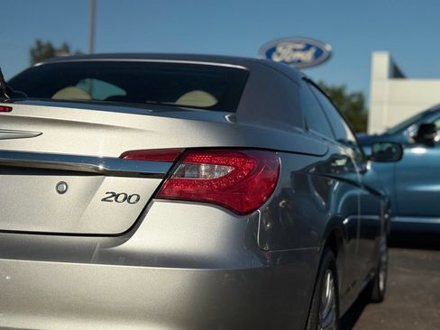 Used 2013 Chrysler 200 Limited FWD image 28