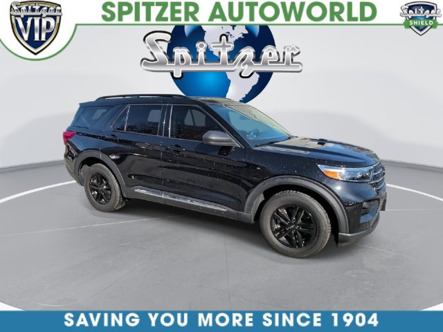 Used 2023 Ford Explorer XLT AWD/4WD image 3