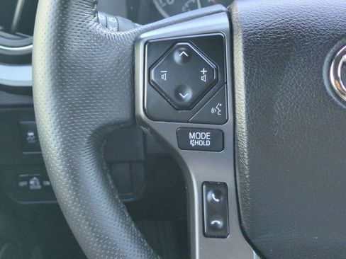 Used 2021 Toyota Tacoma TRD Off-Road AWD/4WD image 18