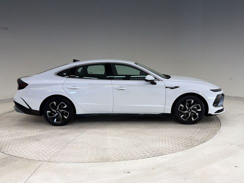 Used 2025 Hyundai Sonata SEL FWD image 8