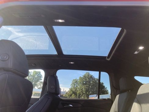 New 2025 Chevrolet Traverse LT w/ Sun and Wheel Package image 23