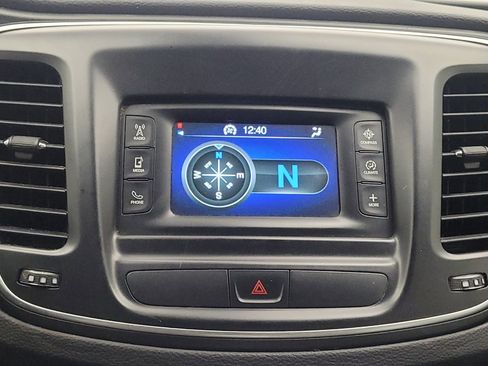 Used 2016 Chrysler 200 Limited FWD image 25