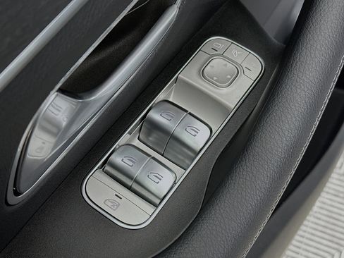 Certified 2025 Mercedes-Benz GLE 350 4MATIC image 18