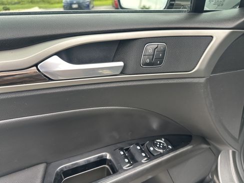 Used 2014 Ford Fusion SE w/ Equipment Group 202A FWD image 12