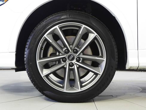 Used 2022 Audi Q3 2.0T Premium w/ Black Optic Sport Package image 5