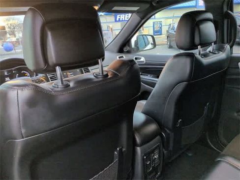Used 2020 Jeep Grand Cherokee Altitude image 19