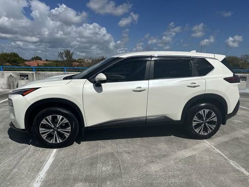 Used 2023 Nissan Rogue SV image 16