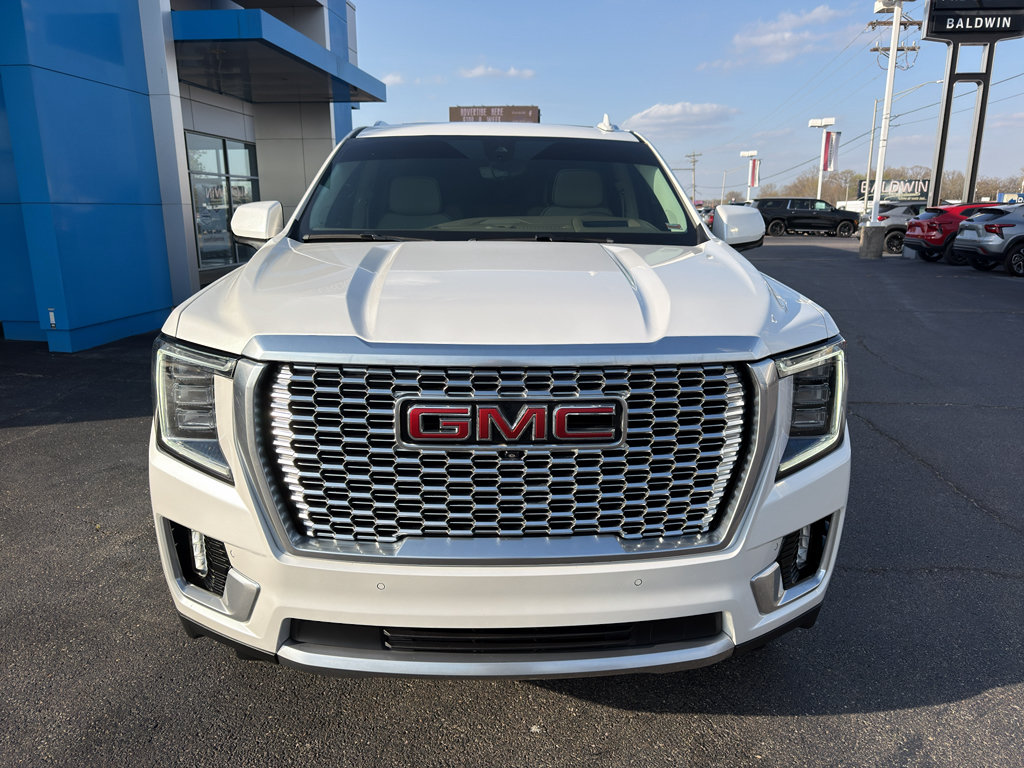 Used 2021 GMC Yukon Denali w/ Denali Premium Package AWD/4WD image 3