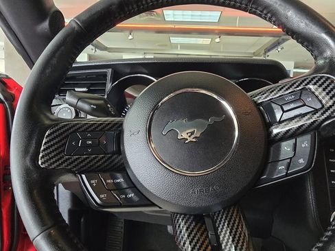 Used 2017 Ford Mustang Coupe image 18