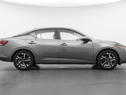 Used 2025 Nissan Sentra SV FWD image 11