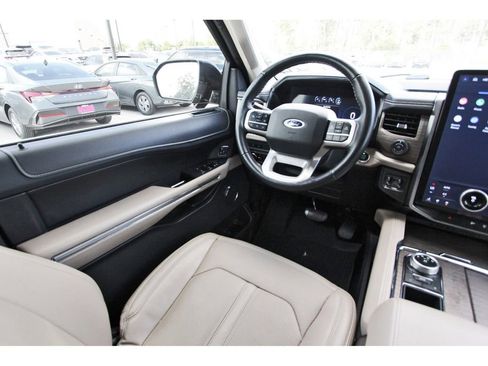 Used 2023 Ford Expedition Limited RWD image 12