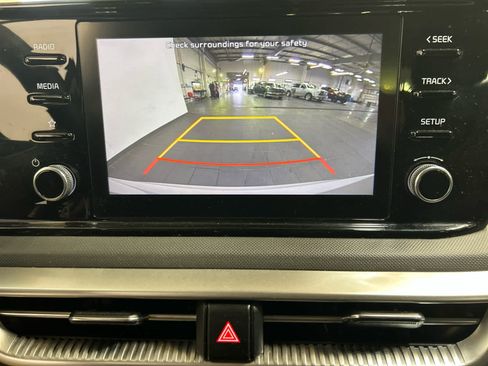 Used 2022 Kia K5 LX FWD image 5