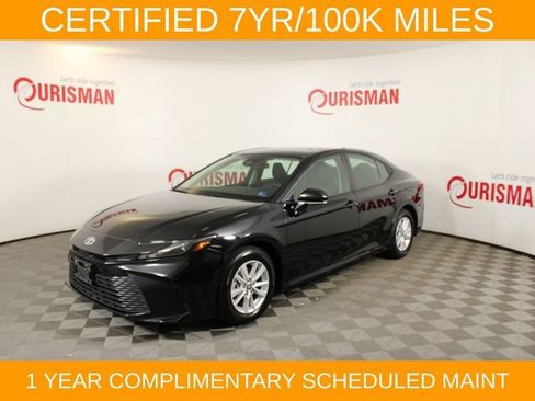 Used 2025 Toyota Camry LE FWD image 3