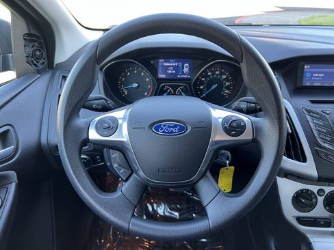 Used 2014 Ford Focus SE FWD image 16
