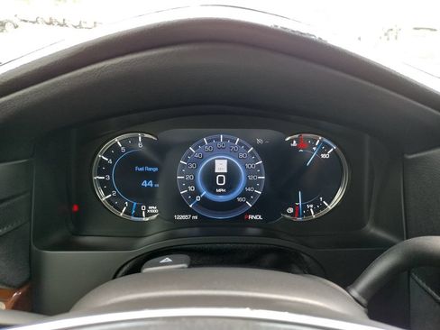 Used 2019 Cadillac Escalade ESV Luxury AWD/4WD image 32