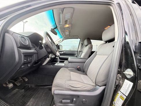 Used 2017 Toyota Tundra SR5 image 19