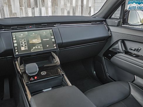 Used 2025 Land Rover Range Rover Sport SE image 17