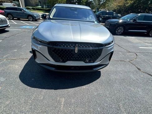 New 2025 Lincoln Nautilus Premier w/ Equipment Group 102A image 22