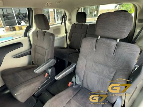 Used 2014 Dodge Grand Caravan SE w/ Quick Order Package 29E SE FWD image 12