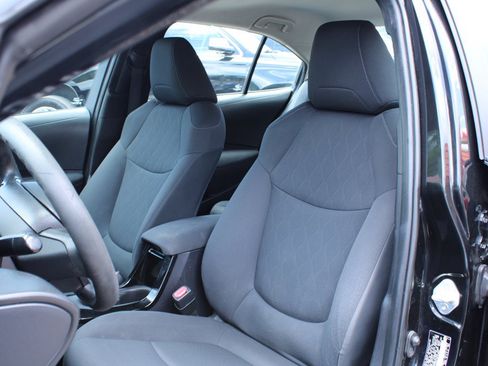 Used 2022 Toyota Corolla LE FWD image 9