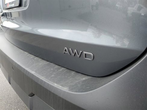 Used 2025 Nissan Kicks SV w/ SV Premium Package image 6