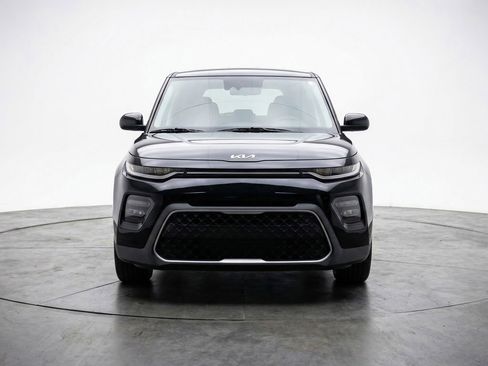 Used 2025 Kia Soul LX w/ LX Technology Package FWD image 2