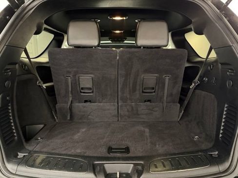 Used 2020 Dodge Durango R/T w/ Technology Group AWD/4WD image 38