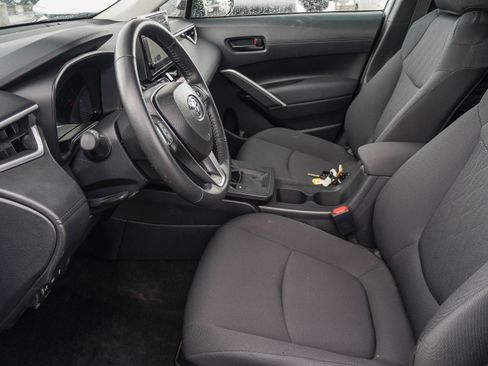 Used 2026 Toyota Corolla Cross LE w/ Moonroof Package FWD image 17