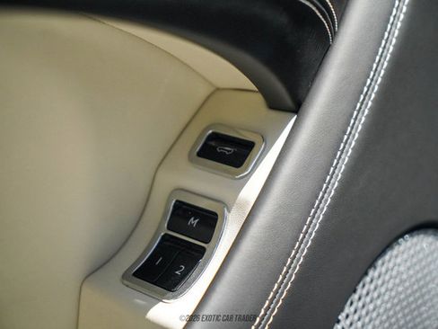 Used 2021 Bentley Bentayga AWD/4WD image 23