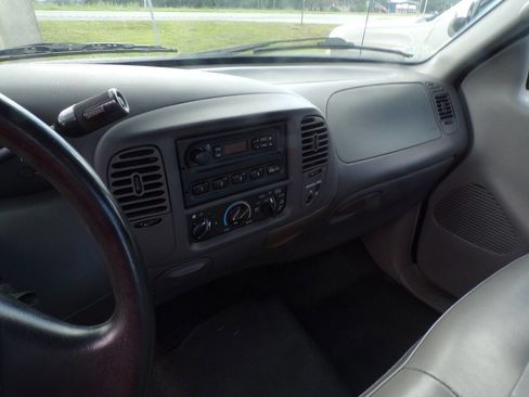 Used 2000 Ford F150 XL 2dr Standard Cab LB RWD image 10