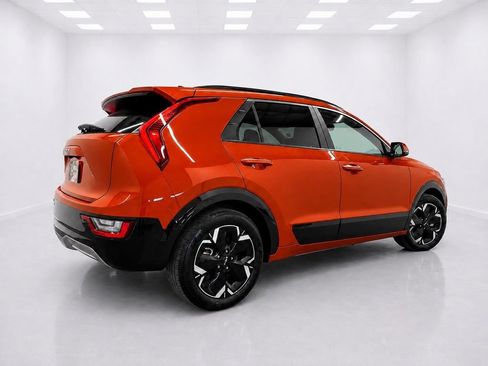 Used 2023 Kia Niro Wave w/ Wave Preserve Package FWD image 10