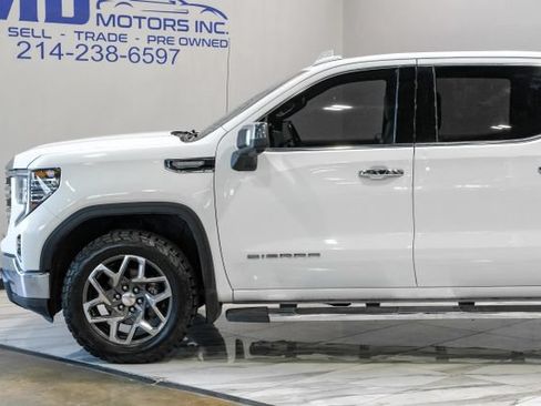 Used 2022 GMC Sierra 1500 SLT AWD/4WD image 18