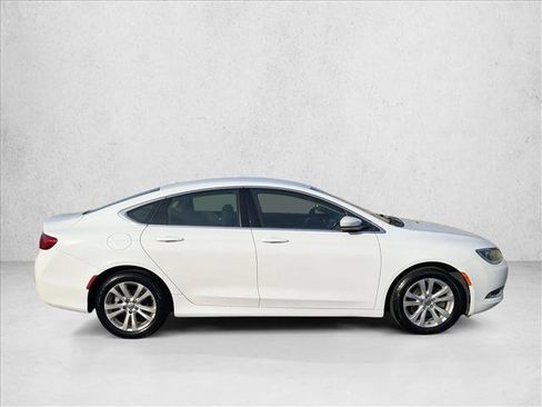 Used 2015 Chrysler 200 Limited w/ Convenience Group image 4