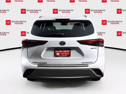Used 2023 Toyota Highlander Platinum AWD/4WD image 6