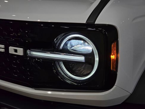 New 2025 Ford Bronco Badlands w/ Sasquatch Package image 12