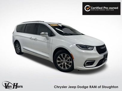 Used 2024 Chrysler Pacifica Pinnacle