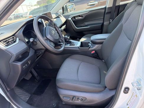 Used 2025 Toyota RAV4 XLE FWD image 10