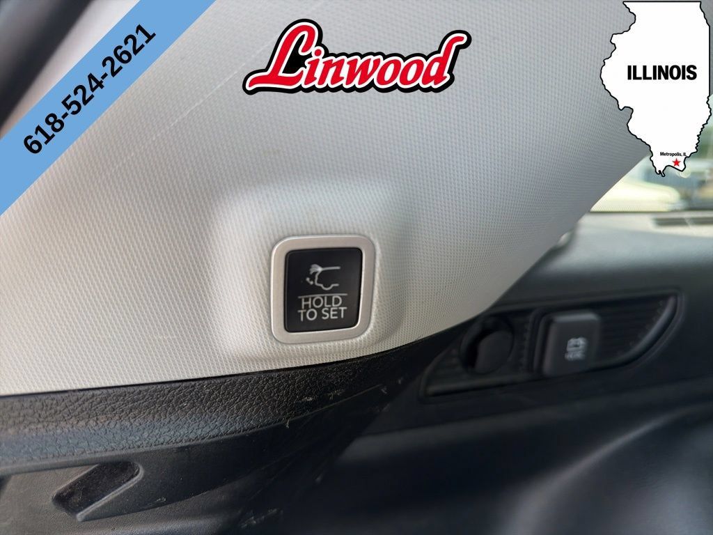 Used 2023 Jeep Grand Cherokee Laredo w/ Luxury Tech Group I AWD/4WD image 11