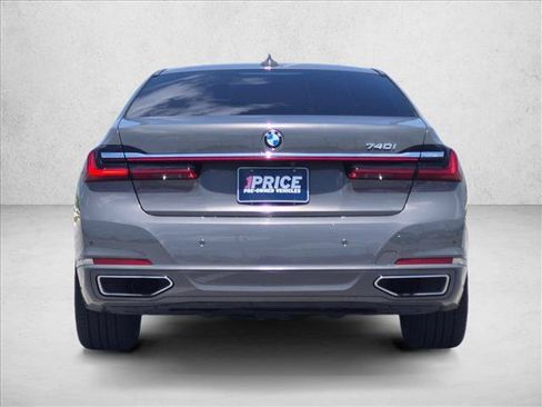 Used 2022 BMW 740i RWD image 6