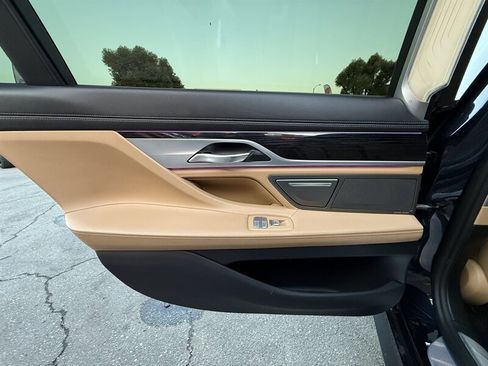 Used 2017 BMW 740i RWD image 29