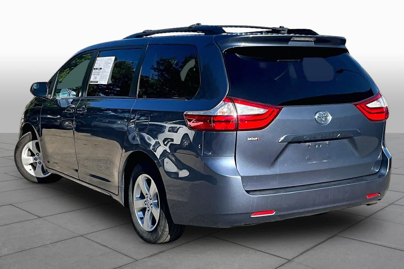 Certified 2017 Toyota Sienna LE FWD image 12