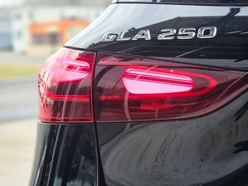 New 2026 Mercedes-Benz GLA 250 4MATIC image 9