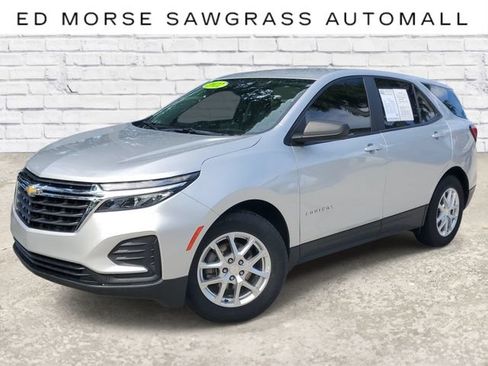 Used 2022 Chevrolet Equinox LS w/ LS Convenience Package FWD image 1