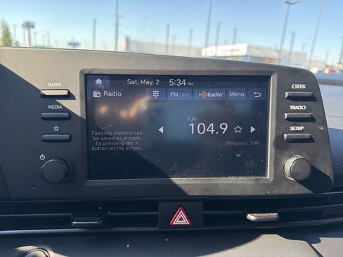 Used 2025 Hyundai Elantra Sport FWD image 17