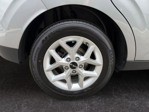 Used 2025 Kia Soul LX w/ LX Technology Package image 15