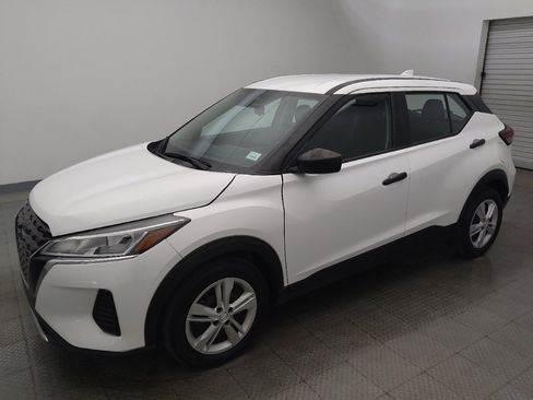 Used 2024 Nissan Kicks S FWD image 2